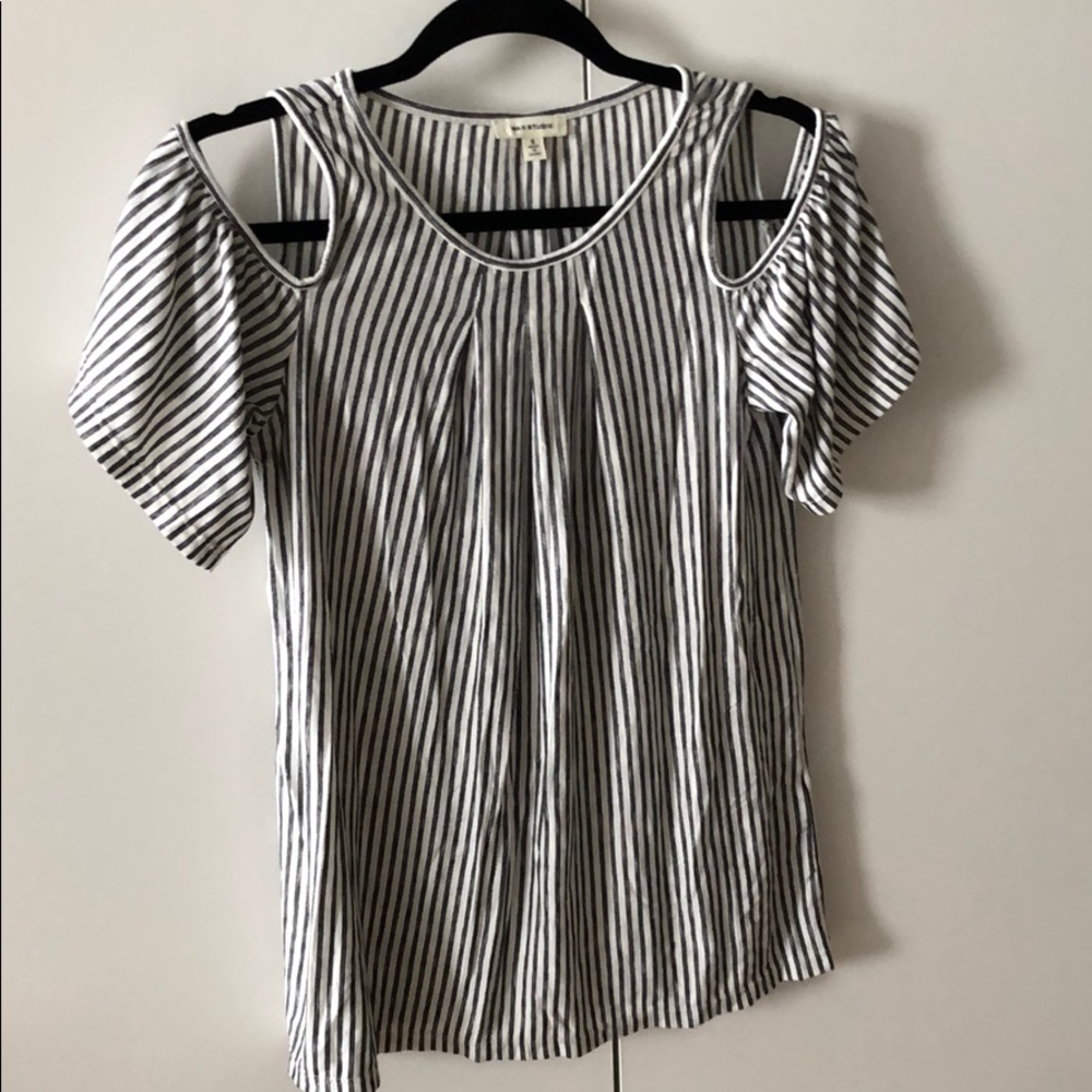 Max Studio pleated peep shoulder tank - size S